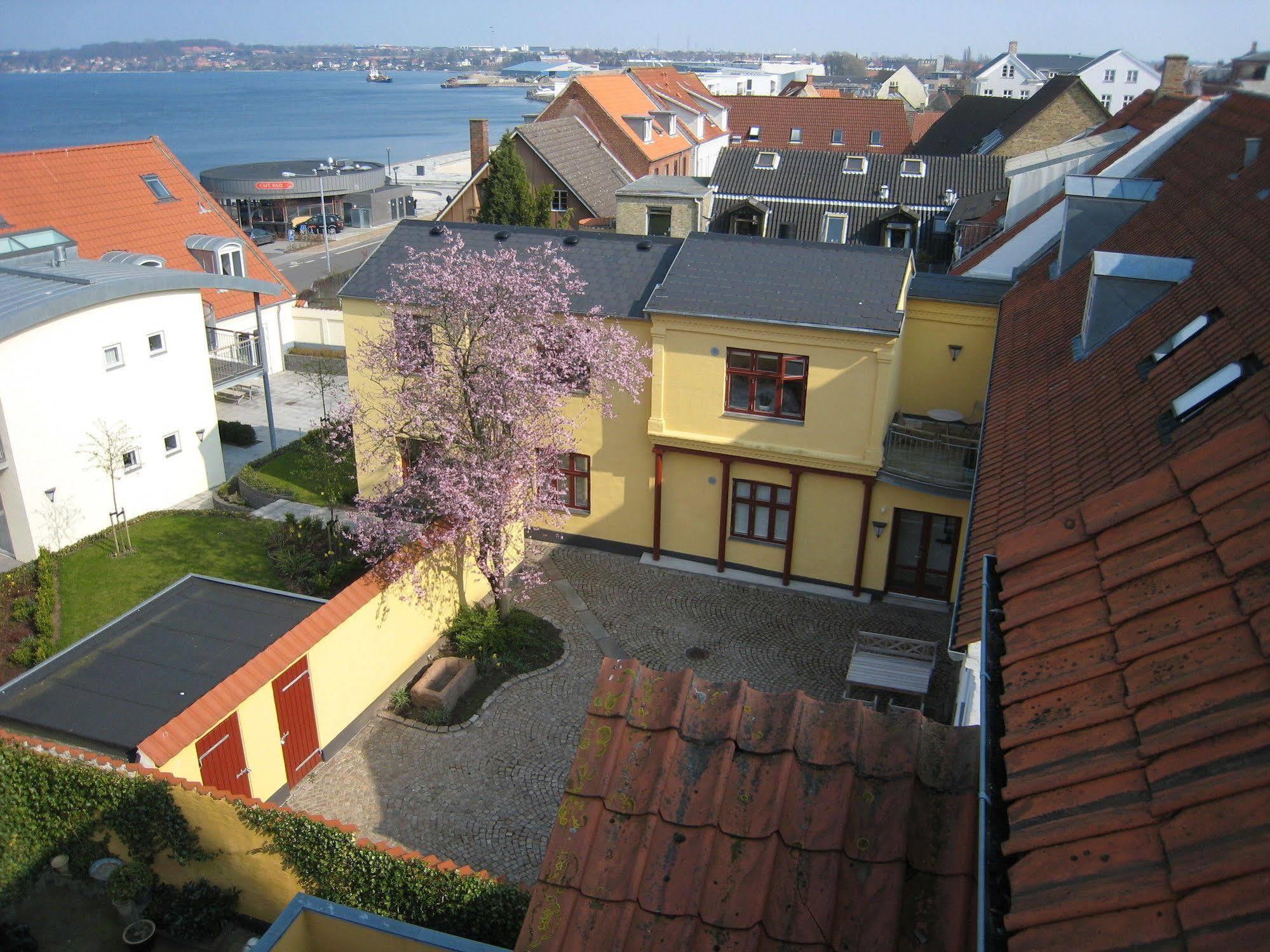 Hotel Borgmestergaarden Middelfart Exteriör bild